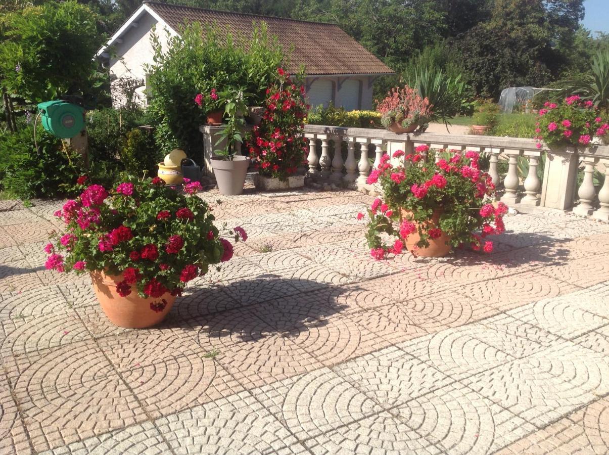 Domaine De La Provencale Bed & Breakfast Saint-Didier-de-la-Tour Eksteriør bilde