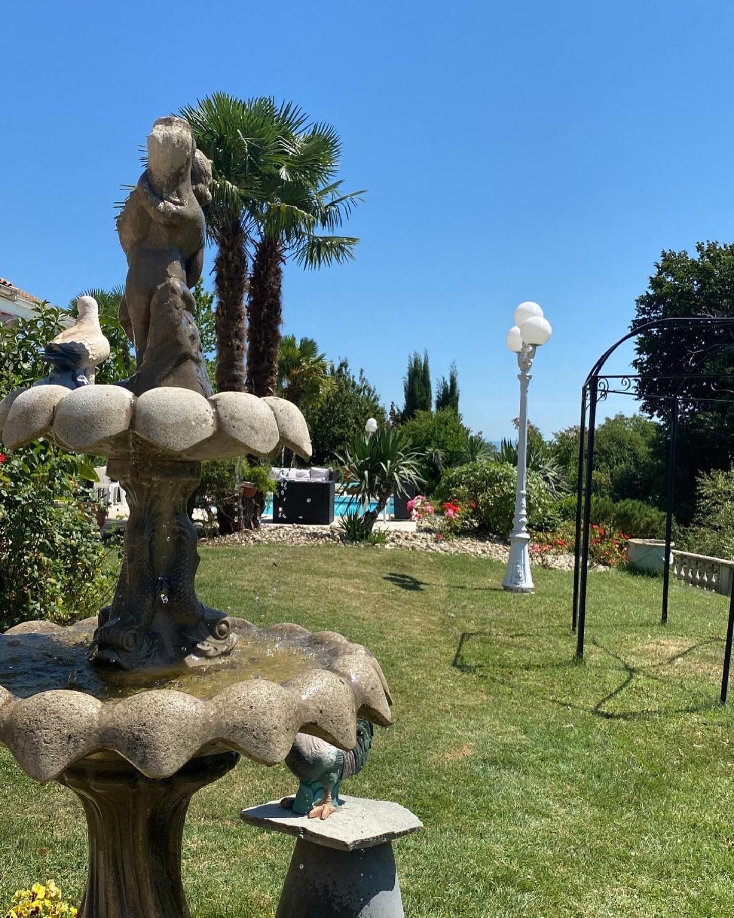 Domaine De La Provencale Bed & Breakfast Saint-Didier-de-la-Tour Eksteriør bilde